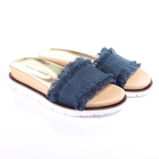 Color tassel strap comfort slipper