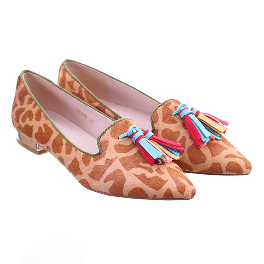 Giraffe print pointed toe ballerina